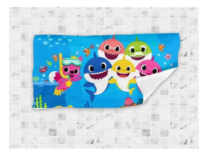 Toalla De Baño Premium Baby Shark 1.47x77cm Microfibra